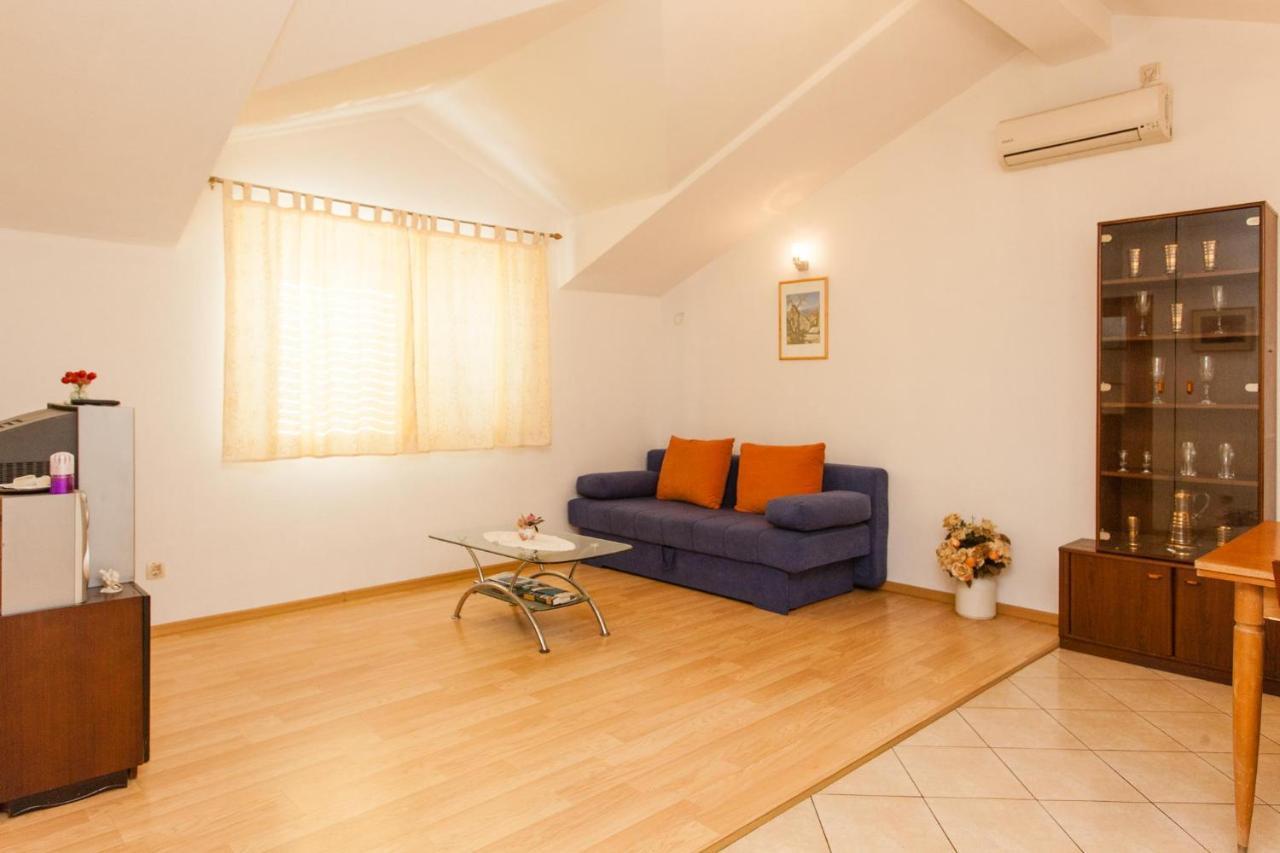 Holiday Home Beata Trogir Exterior foto